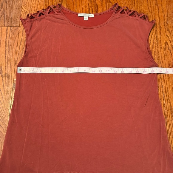 EUC Green envelope lattice sleeved top - Small - Picture 1 of 4